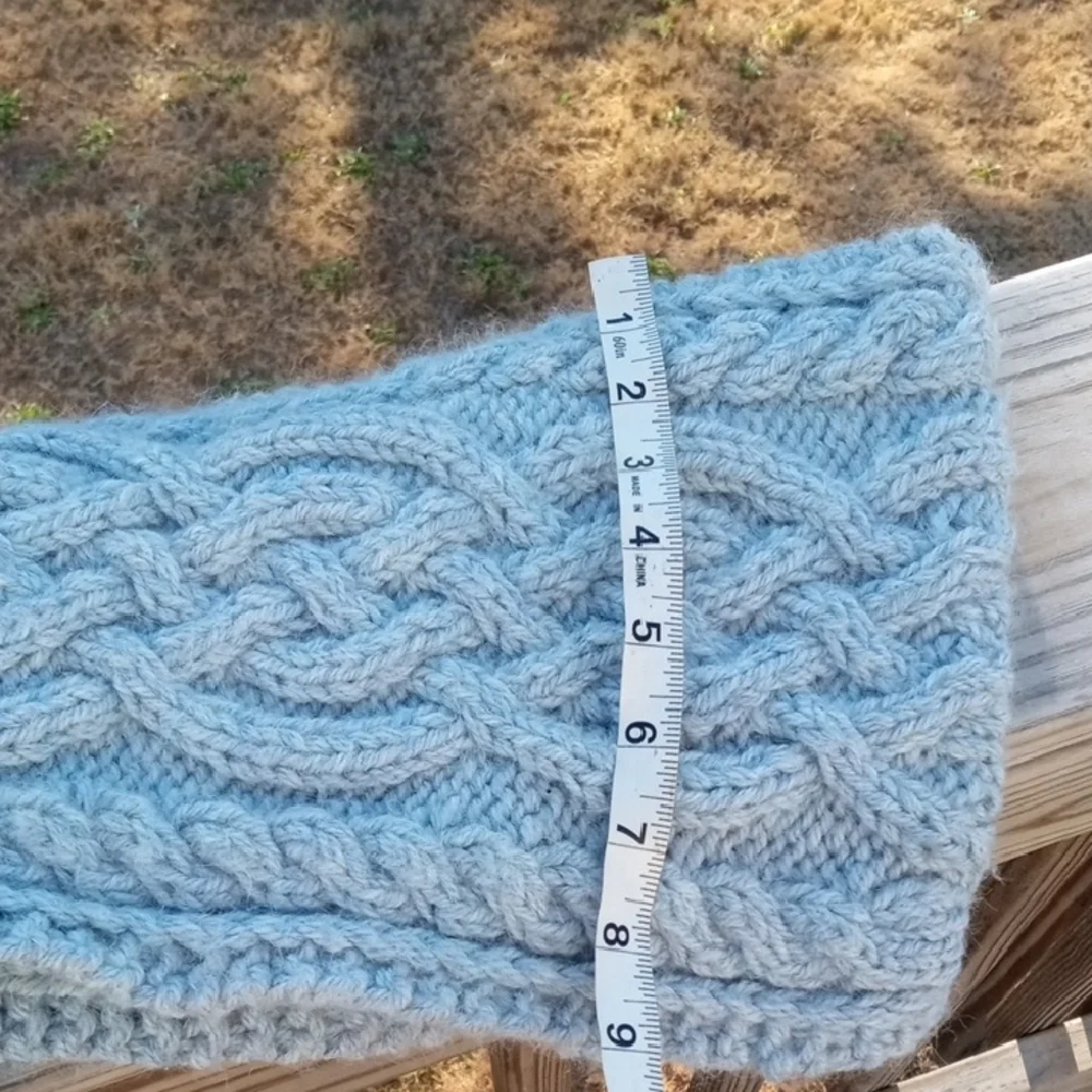 Unisex Chunky Celtic Cables Cowl - Picture 8 of 8